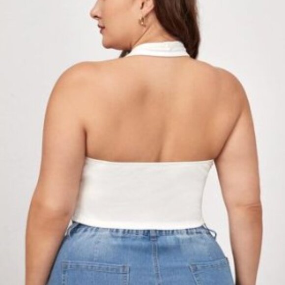 SLEEVELESS BACKLESS RIB KNIT CROP HALTER TOP - Picture 2 of 2